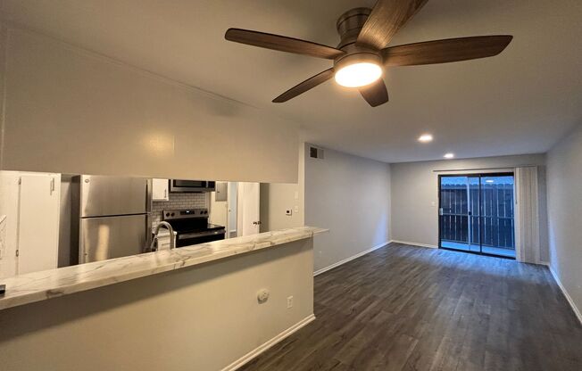 1 bed, 1 bath, 695 sqft, $1,498, Unit 126