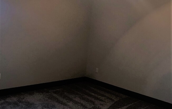 1 bed, 1 bath, 765 sqft, $815, Unit 16