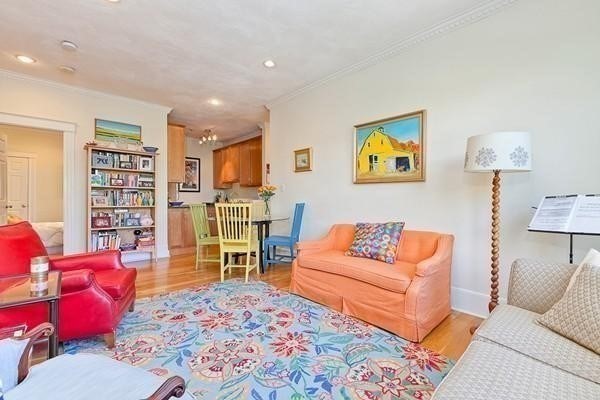 2 beds, 1 bath, 789 sqft, $3,650, Unit 10