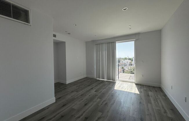 2 beds, 2 baths, 911 sqft, $2,795, Unit 604