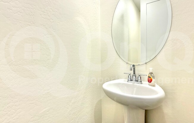 3 beds, 2.5 baths, 2,285 sqft, $3,199, Unit 44