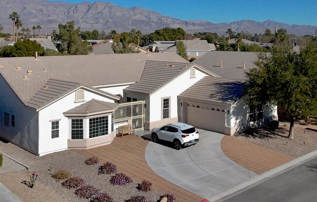 5422 NESTLED MOON CT