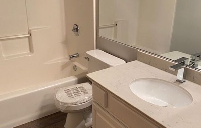 2 beds, 2 baths, 980 sqft, $1,775, Unit 606