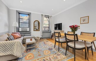 421 W 21 ST