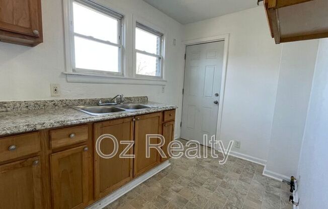416 MAUMEE AVE