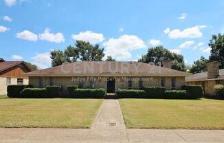 Spacious 3/2/2 with Sunroom in Duncanville For Rent!