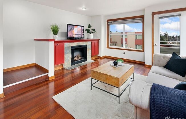 3 bedroom / 2.5 bathroom townhome in West Seattle's Highland Park.