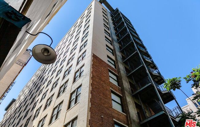 1 bed, 1 bath, 810 sqft, $2,500, Unit 301