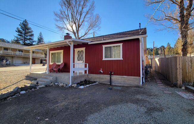 Cozy Studio on Corner Lot with All Utilities Included!