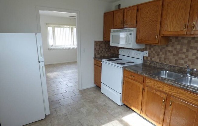 2309 Birchwood- Nice Three Bedroom Ranch Home *Available Now*