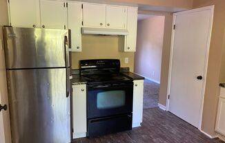 2 beds, 1 bath, 650 sqft, $650, Unit 2