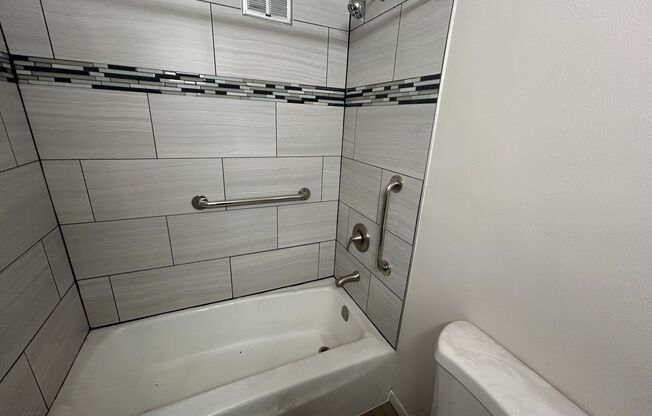 Studio, 1 bath, $895, Unit 207