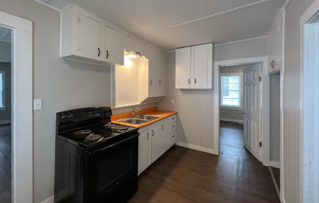 2 beds, 1 bath, $765