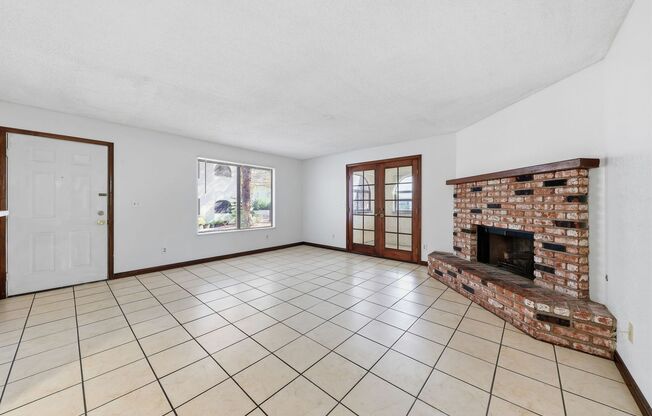 Beautifully Updated 2BR/2BA Downstairs Condo – Move-In Ready!