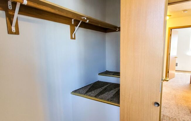 2 beds, 1.5 baths, 896 sqft, $1,495, Unit 660 LaSalle Street #1