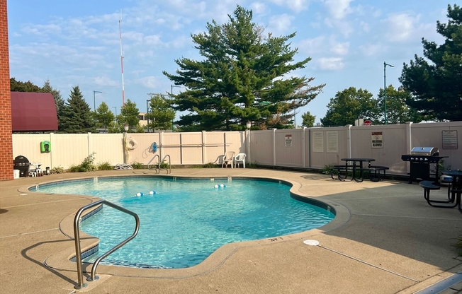 3 beds, 2 baths, 1,644 sqft, $3,800, Unit 711