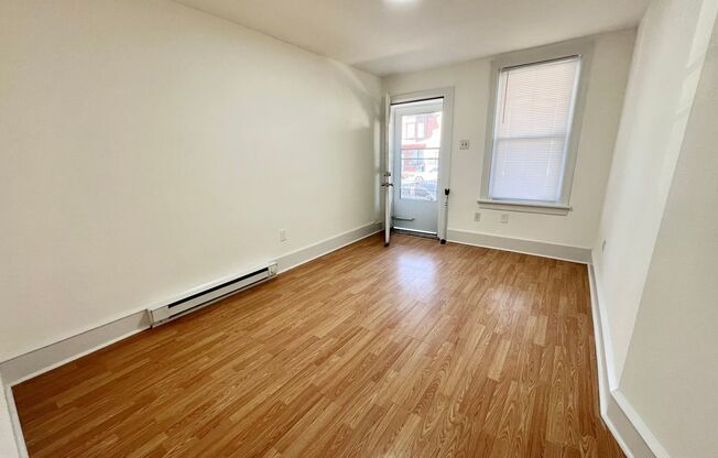 1 bed, 1 bath, $900, Unit 1