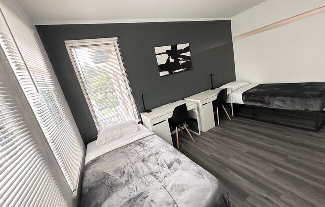 8 beds, 4 baths, 376 sqft, $944, Unit Room 201 - 201 - 2 - A