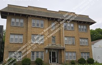 2767 N Holton