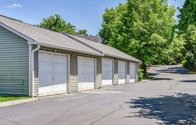 Detached Garages at Patchen Oaks Apartments, Kentucky,40517