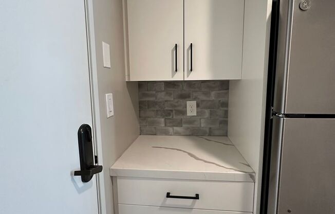 Studio, 1 bath, 425 sqft, $1,750, Unit 302