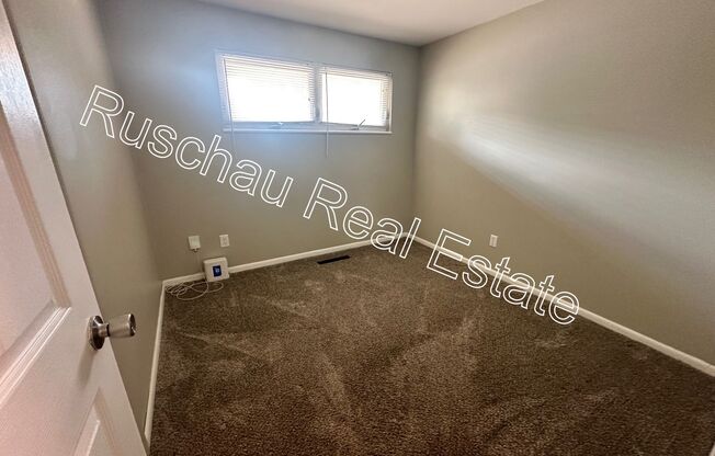 3 beds, 1 bath, $1,345