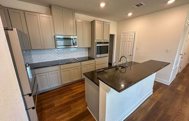 251 SUNLIGHT BLVD