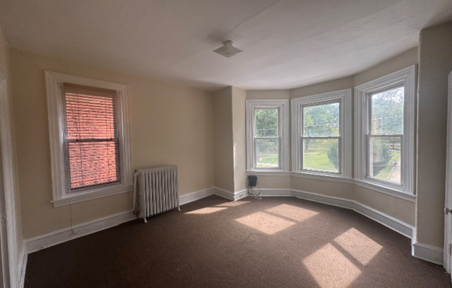 5123 Pine Street 2FF