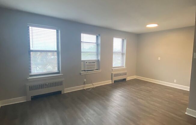 Studio, 1 bath, 465 sqft, $845, Unit 6244 Oakland Ave #310