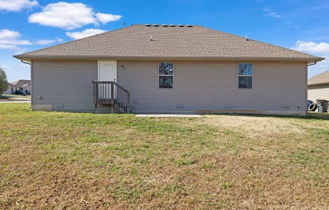 Newly Updated 3 Bedroom Rental in Ozark!