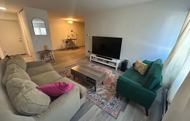 2 beds, 1 bath, $1,395, Unit 122