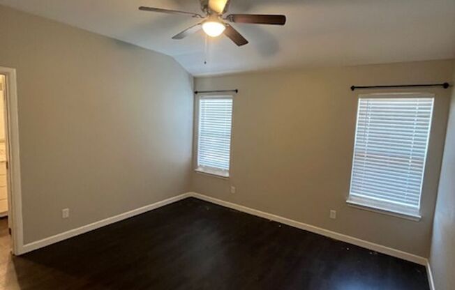 3 beds, 2 baths, $1,695