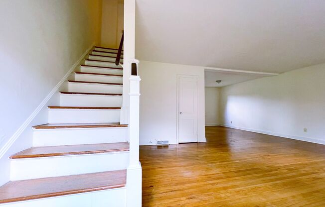 2 beds, 1 bath, 1,100 sqft, $995, Unit 822WB