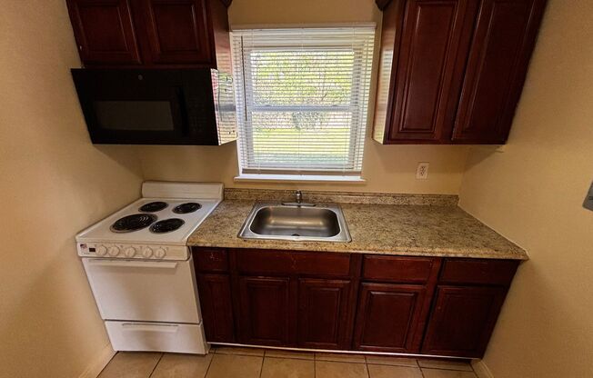 1 bed, 1 bath, $995, Unit 2405APA