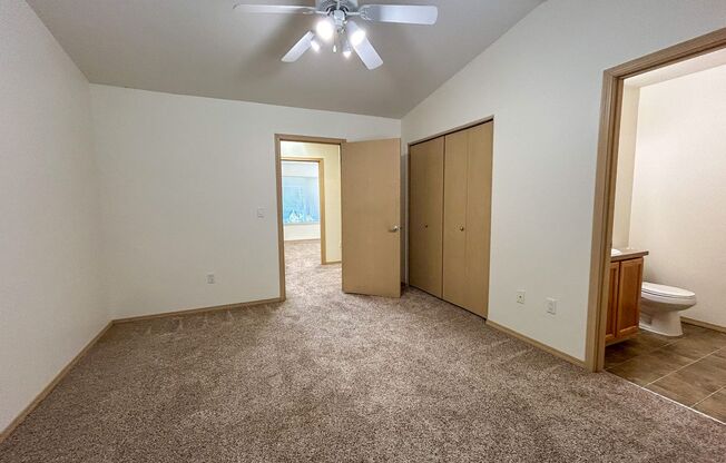 2 beds, 2.5 baths, 1,150 sqft, $1,595, Unit 3752-104