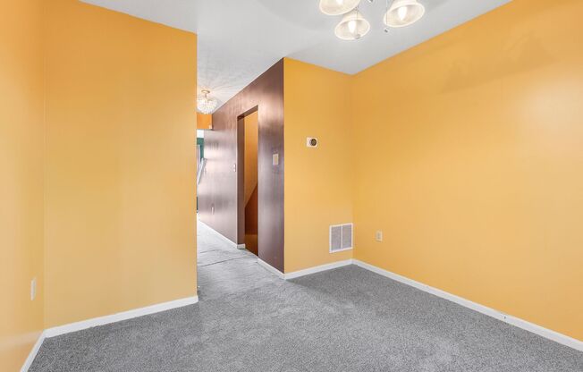 Amazing 3 BR/2 Full BA & 2 Half BA Townhome in Oxon Hill!