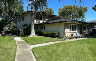 Townhouse 2 bedroom 1 bath, new paint. new floors