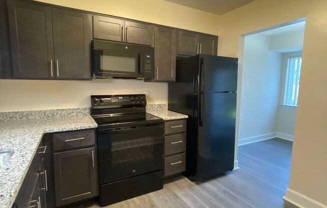2 beds, 2 baths, 1,000 sqft, $1,990, Unit 14207 #103