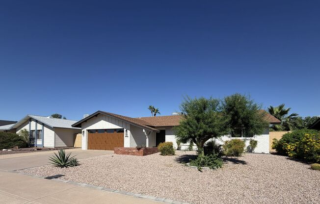 SCOTTSDALE 3 BEDROOM HOME WITH POOL ON CULDESAC LOT***CLOSE TO OLD TOWN