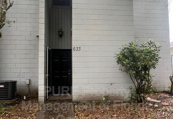 633 NE 28 AVE