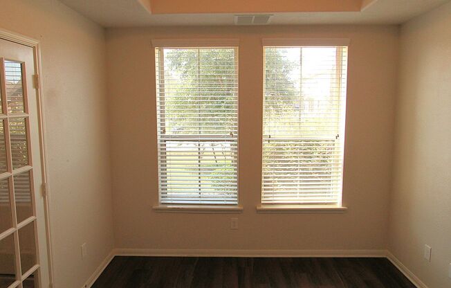 Spacious, Modern and Conveniently Located in the Atascocita area