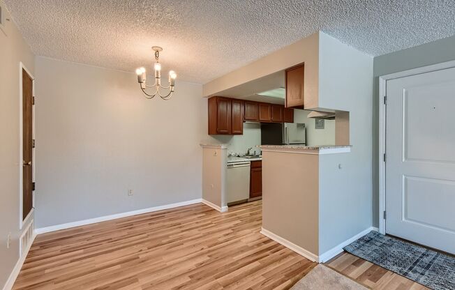 *APPLICATION FEES WAIVED!!* Cozy 1Bed/1Bath in Denver!!