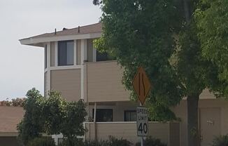 Ventura 2+1 Upper level apartment w/ 1-Car Garage
