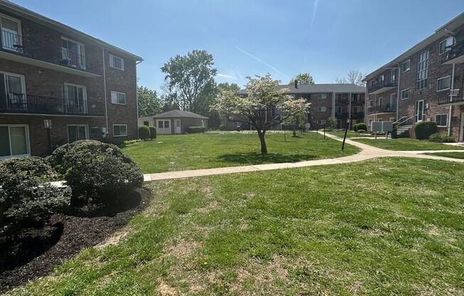 Oakwood Manor Apartments