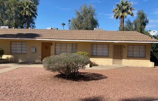 $1,275 For Lease-1 Bedroom-1 Bath Apt in Triplex With Private Yard Phoenix 85008 !