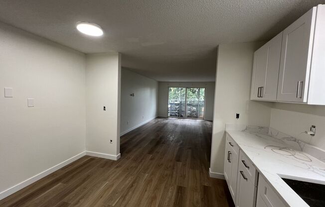 1 bed, 1 bath, 690 sqft, $1,750, Unit 207