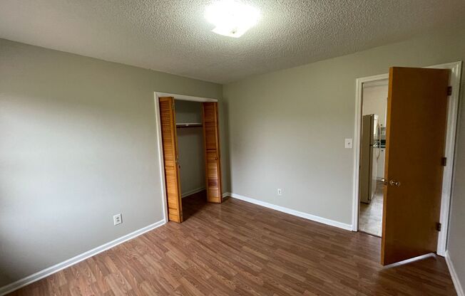 3 beds, 1 bath, $1,295