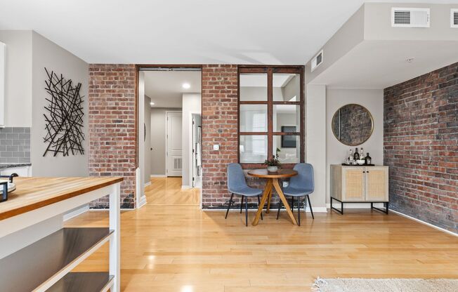 1 bed, 1 bath, 884 sqft, $1,190, Unit #207