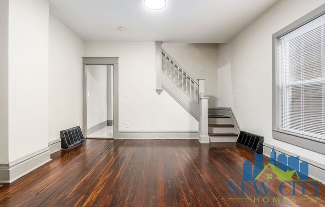 2 beds, 1 bath, 1,193 sqft, $1,324, Unit 1303 W. Broad St. (Rear)