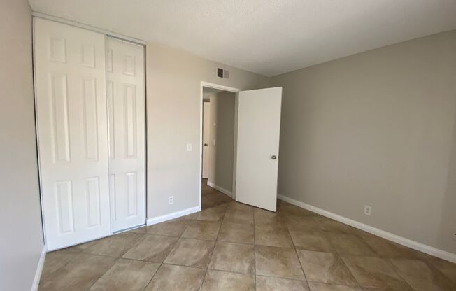 2 beds, 1 bath, $2,495, Unit Unit 810